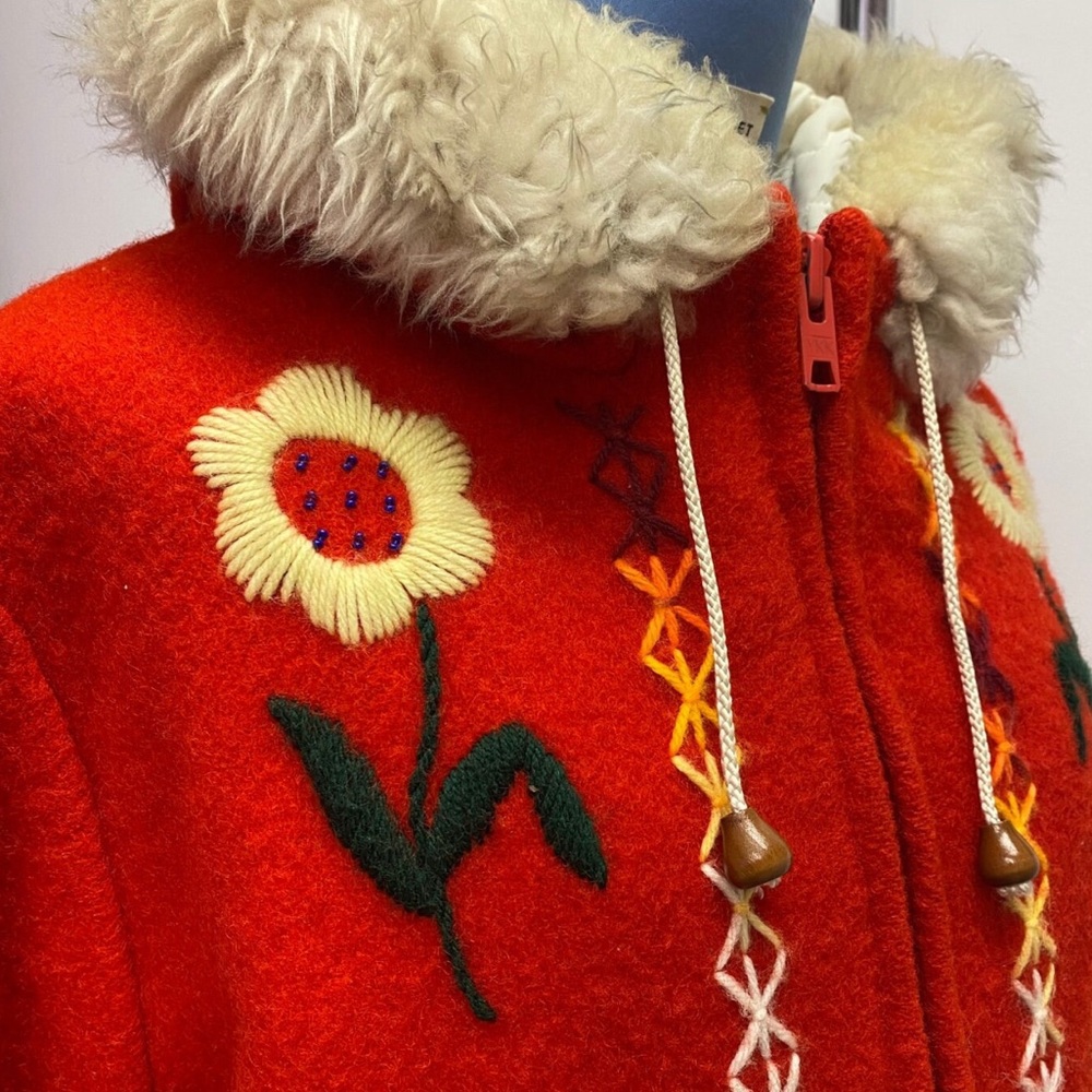 VINTAGE RED HUDSON'S BAY WOOL PARKA WITH FUR LINED HOOD - Picture 5 of 9
